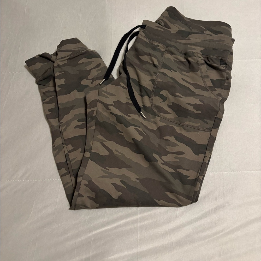 Women's Camouflage Jogger Pants